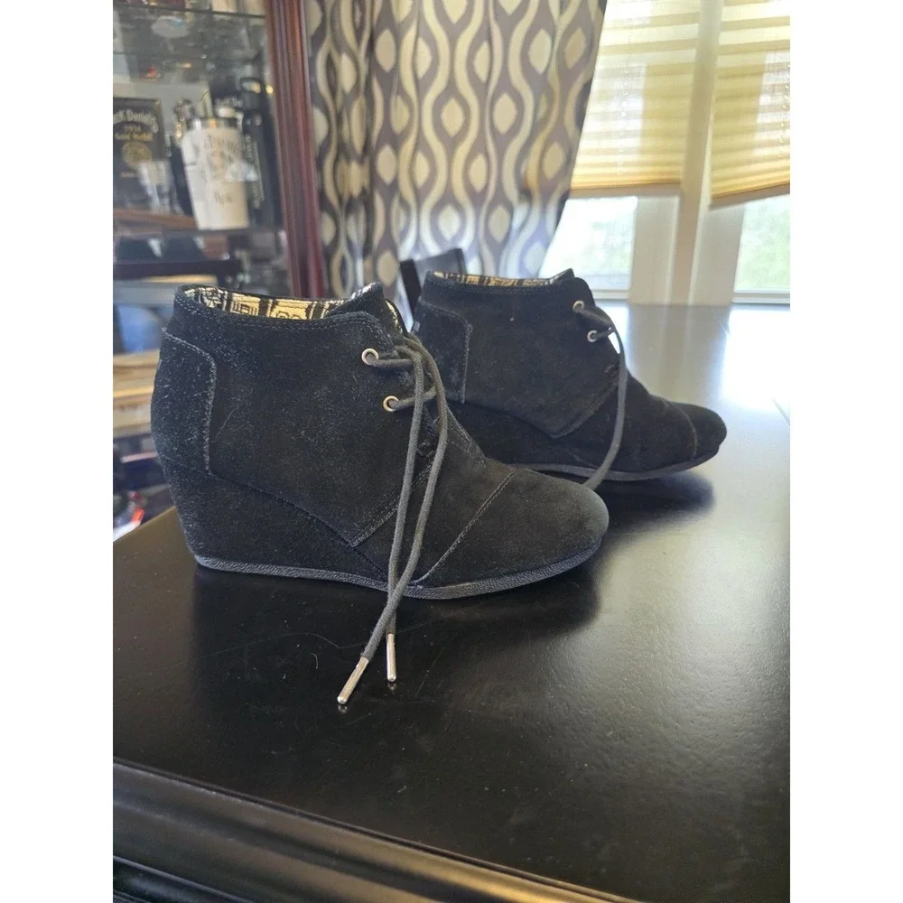 TOMS Women's Black‎ Suede Ankle Bootie Wedge Lace-Up Boots US 8